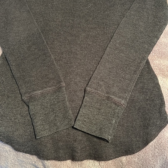 Old Navy Woman’s Henley long sleeve t-shirt. Size Small. - Picture 2 of 5